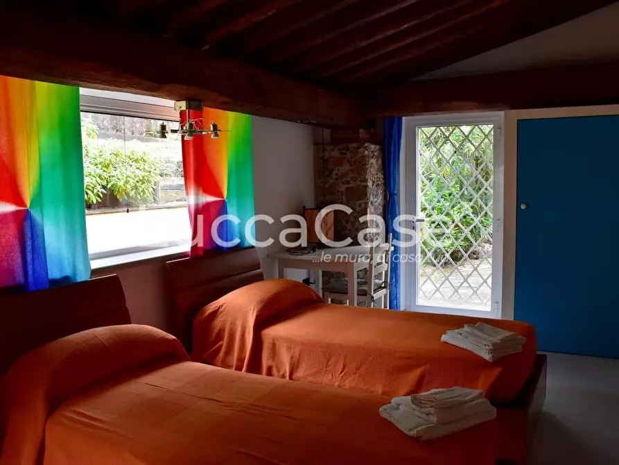 Immagine 10 di Villa in vendita  a Camaiore