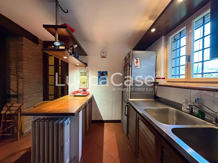 Immagine 36 di Villa in vendita  a Capannori