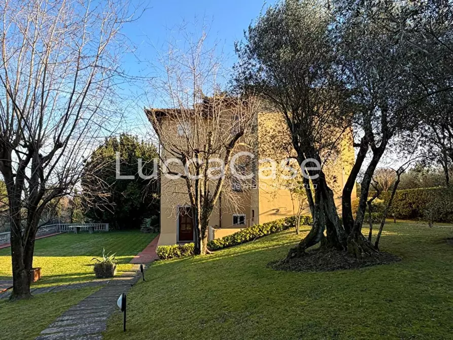 Immagine 73 di Villa in vendita  a Capannori