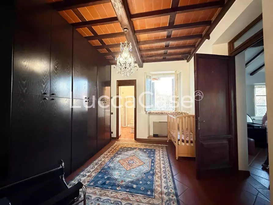 Immagine 20 di Villa in vendita  a Capannori