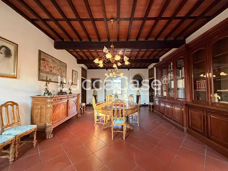 Immagine 3 di Villa in vendita  a Capannori