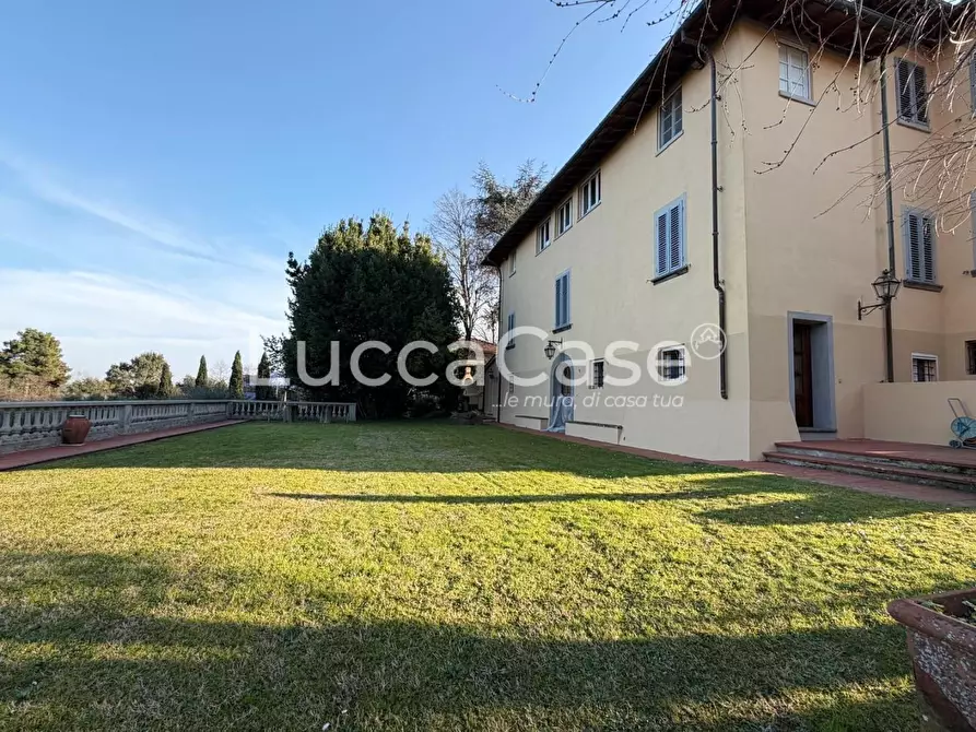 Immagine 71 di Villa in vendita  a Capannori