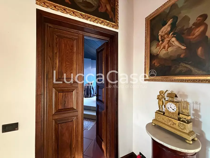 Immagine 5 di Villa in vendita  a Capannori