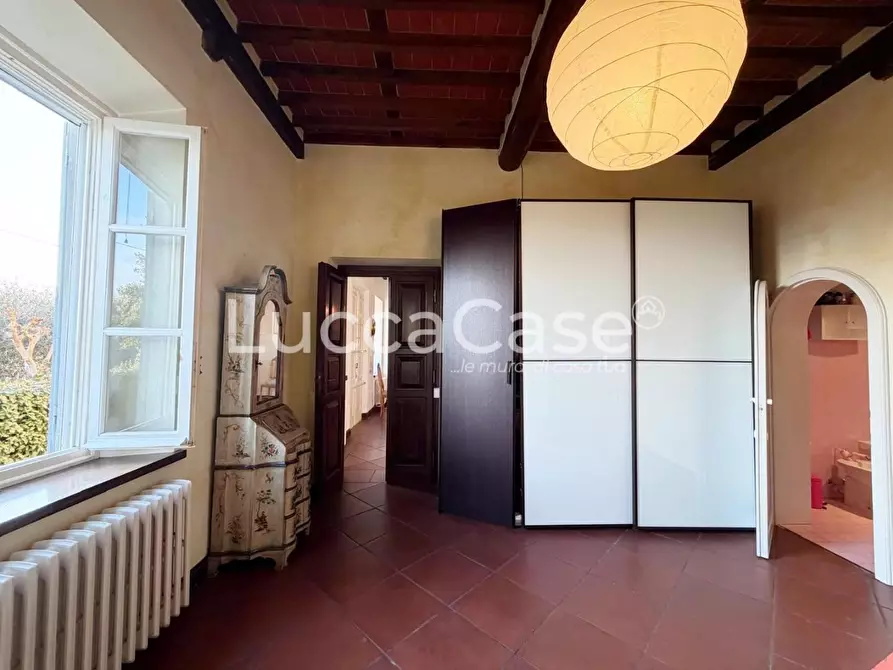 Immagine 12 di Villa in vendita  a Capannori