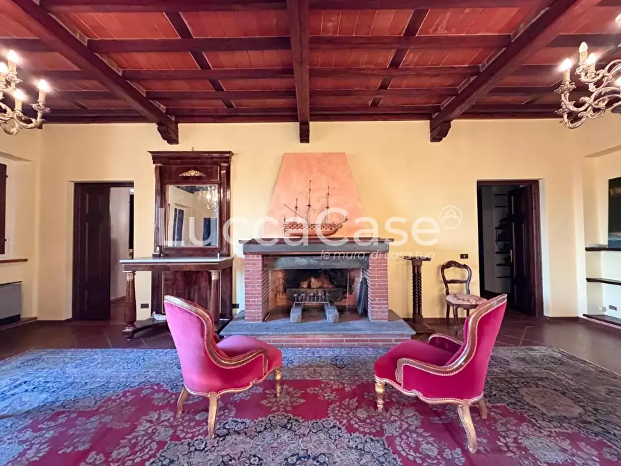 Immagine 16 di Villa in vendita  a Capannori