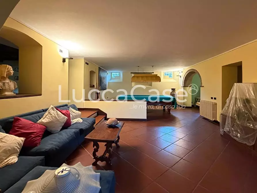 Immagine 28 di Villa in vendita  a Capannori