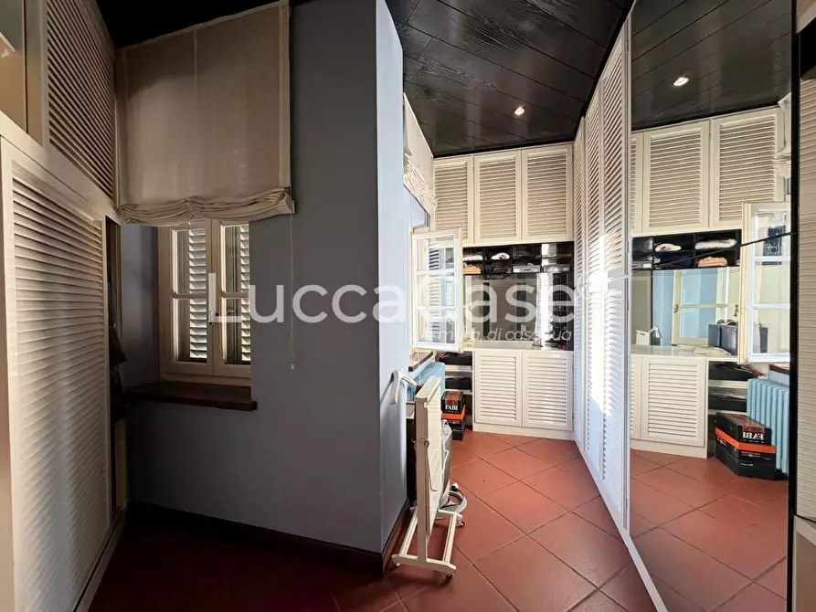 Immagine 49 di Villa in vendita  a Capannori