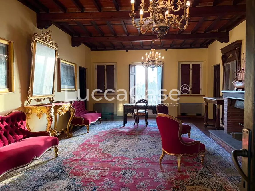 Immagine 58 di Villa in vendita  a Capannori