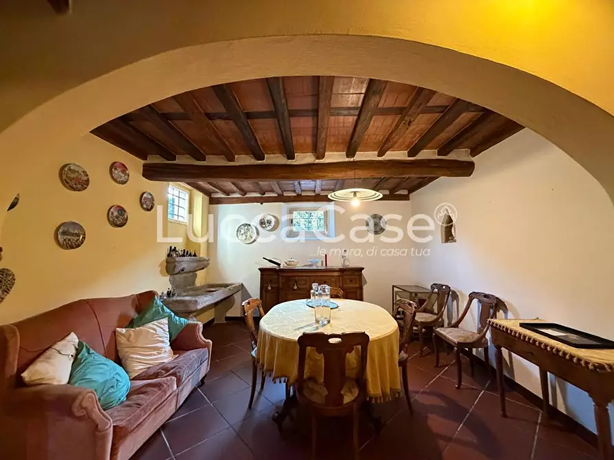 Immagine 33 di Villa in vendita  a Capannori