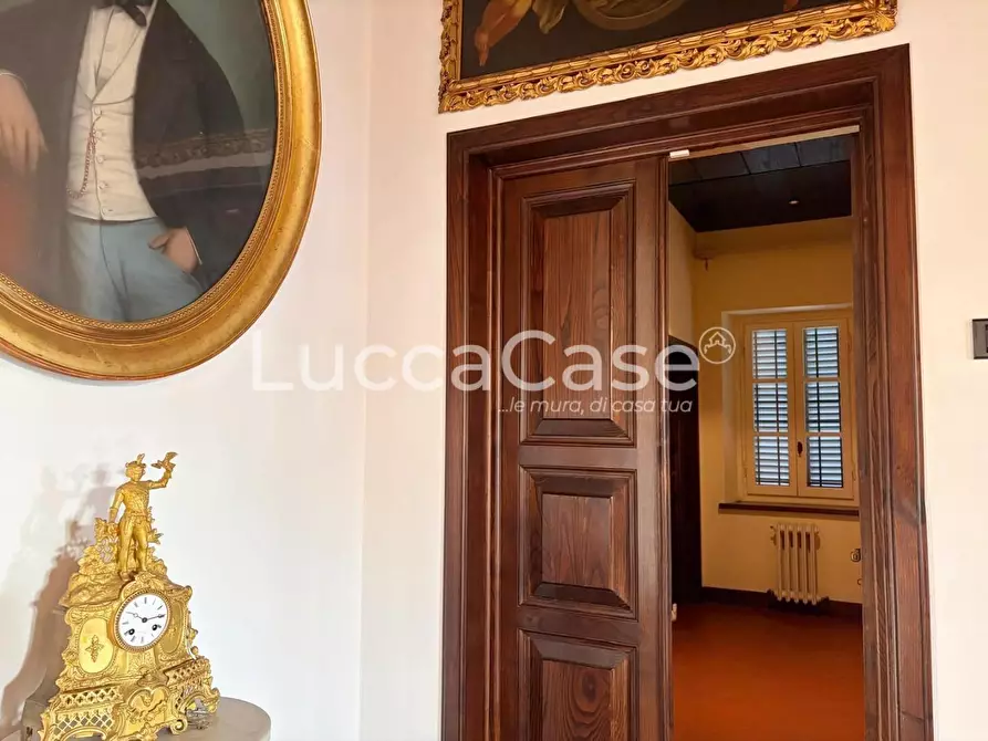 Immagine 52 di Villa in vendita  a Capannori