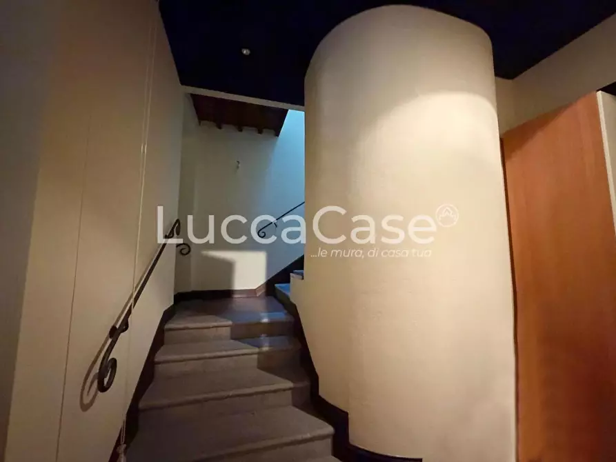 Immagine 56 di Villa in vendita  a Capannori