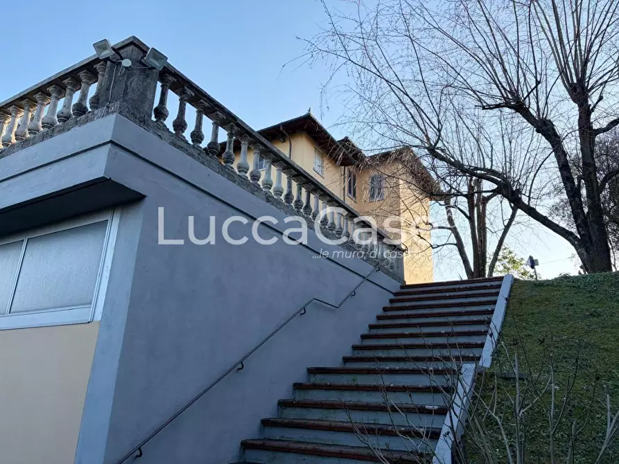 Immagine 67 di Villa in vendita  a Capannori
