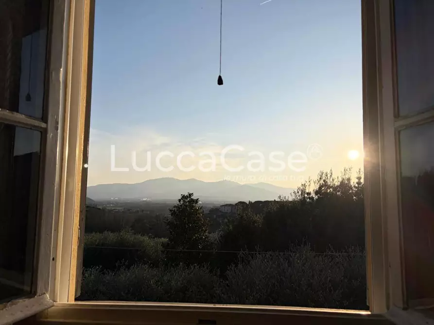 Immagine 25 di Villa in vendita  a Capannori