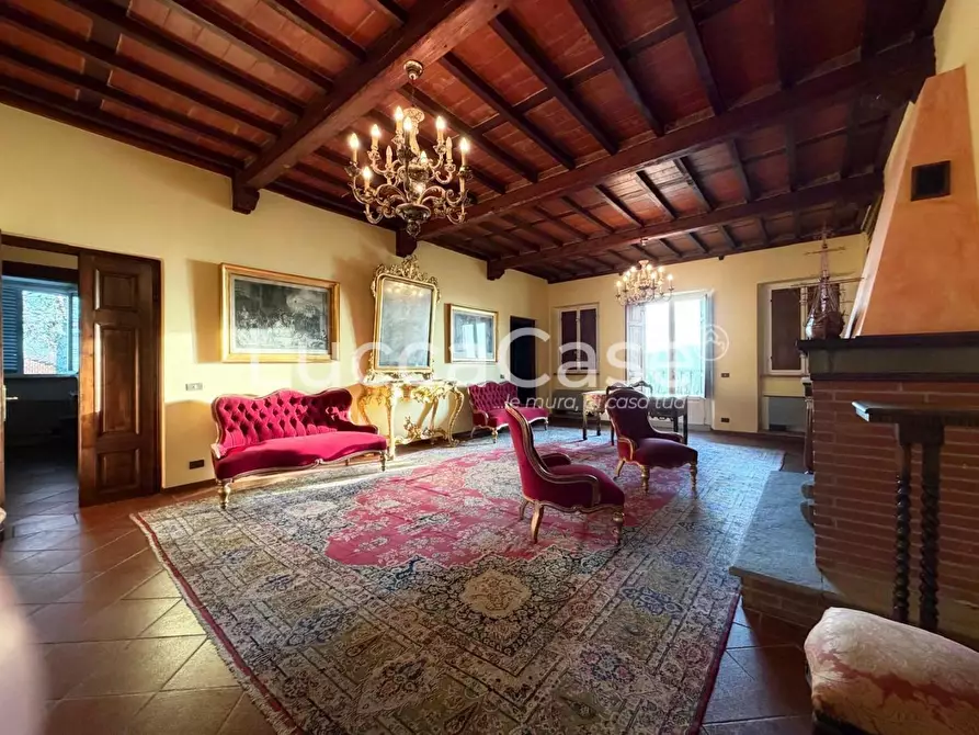Immagine 17 di Villa in vendita  a Capannori