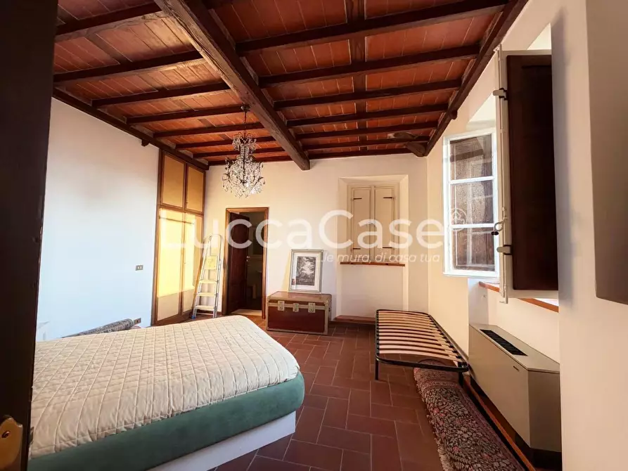 Immagine 63 di Villa in vendita  a Capannori