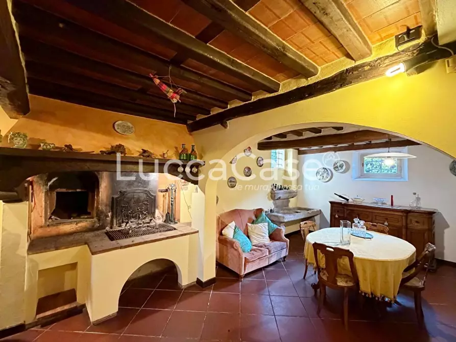 Immagine 31 di Villa in vendita  a Capannori