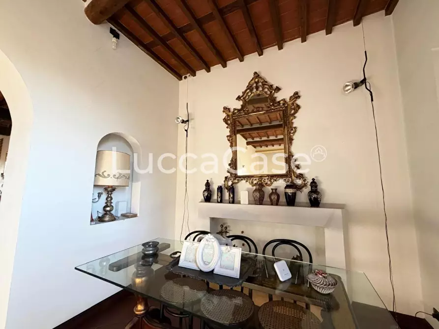 Immagine 41 di Villa in vendita  a Capannori