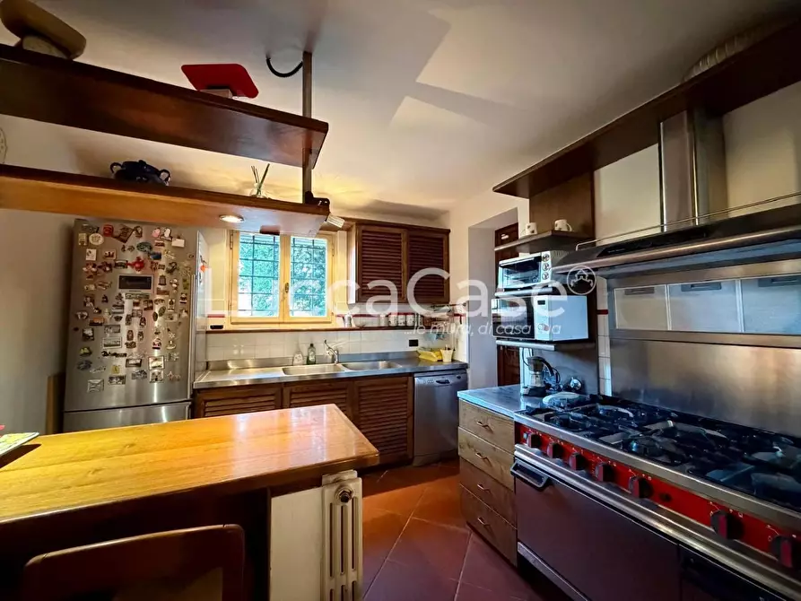 Immagine 37 di Villa in vendita  a Capannori
