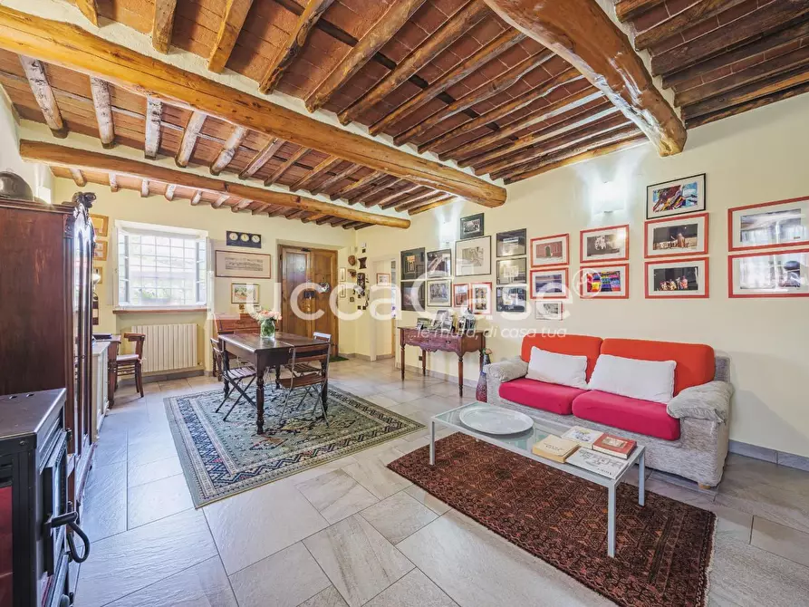 Immagine 42 di Casa colonica in vendita  a Capannori