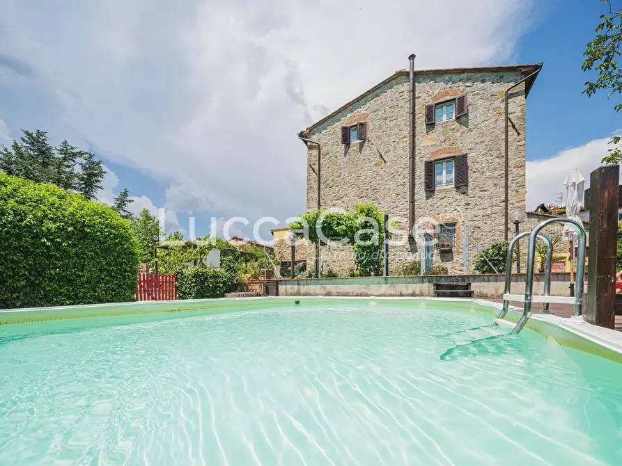 Immagine 17 di Casa colonica in vendita  a Capannori