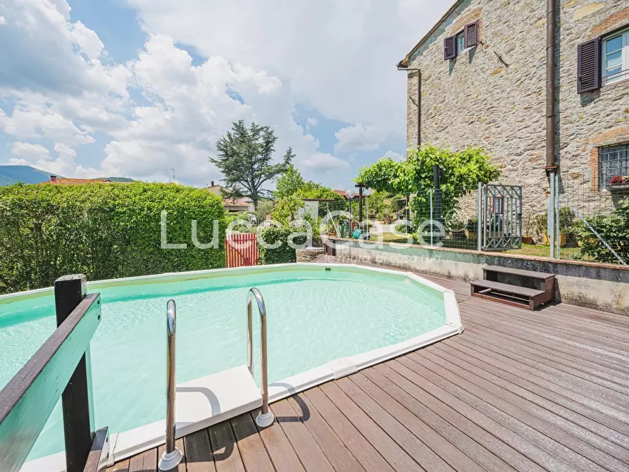 Immagine 18 di Casa colonica in vendita  a Capannori