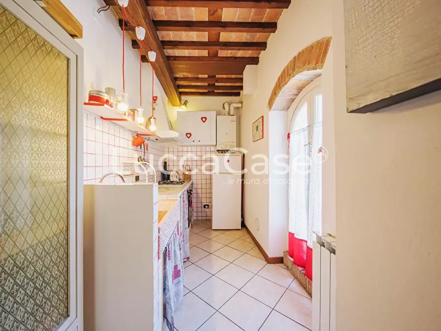 Immagine 50 di Casa colonica in vendita  a Capannori