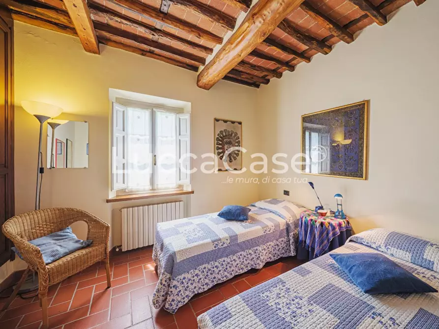 Immagine 32 di Casa colonica in vendita  a Capannori