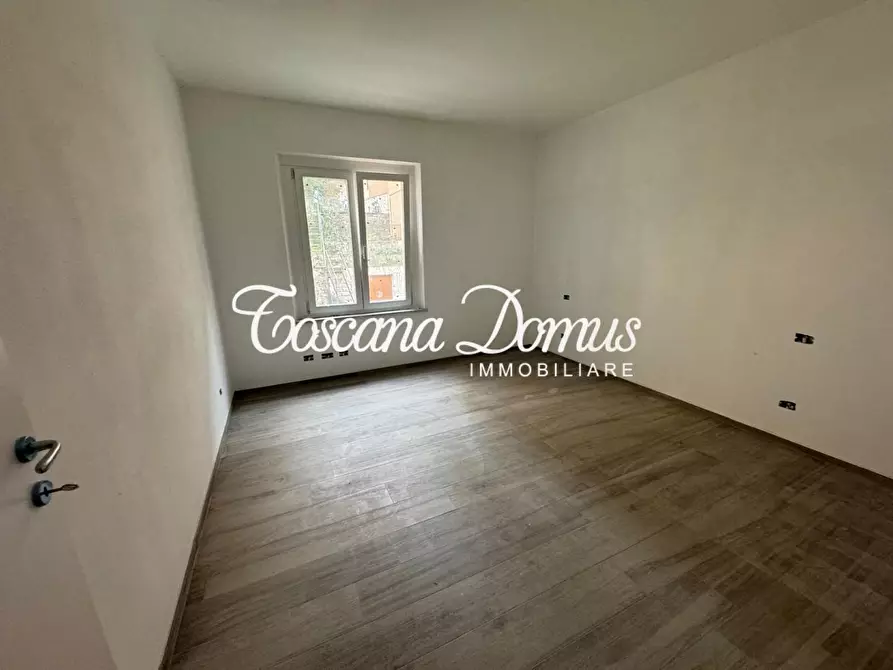 Immagine 4 di Appartamento in vendita  a Siena