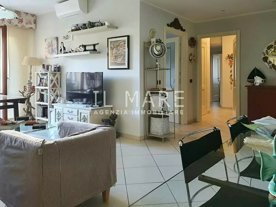 Immagine 5 di Appartamento in vendita  a Massa