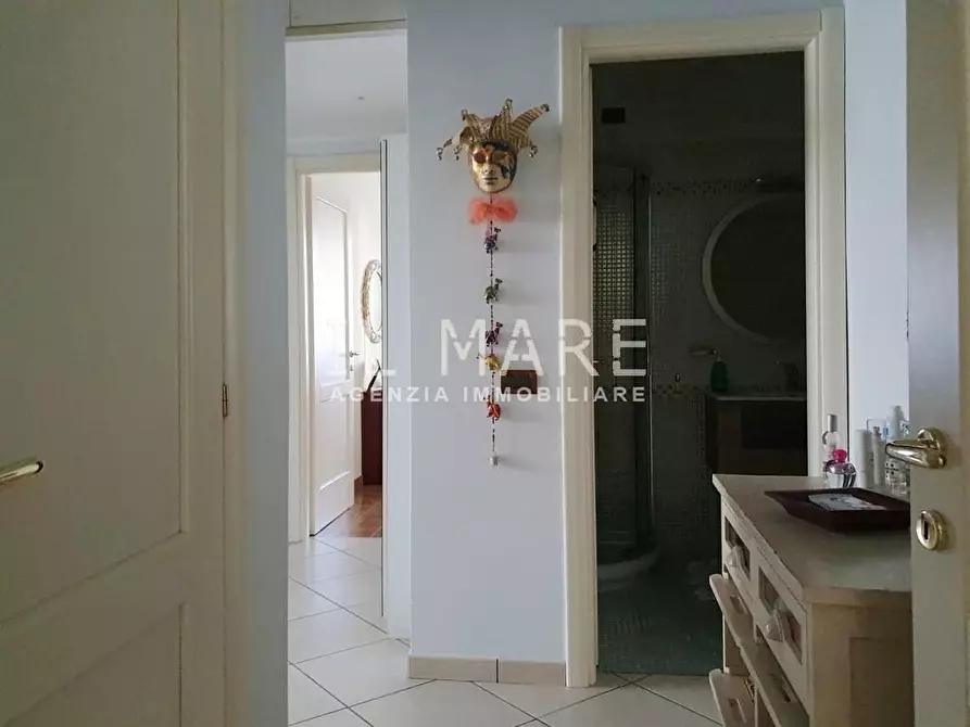 Immagine 13 di Appartamento in vendita  a Massa