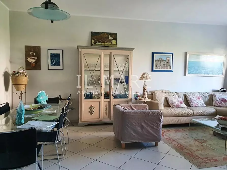 Immagine 3 di Appartamento in vendita  a Massa