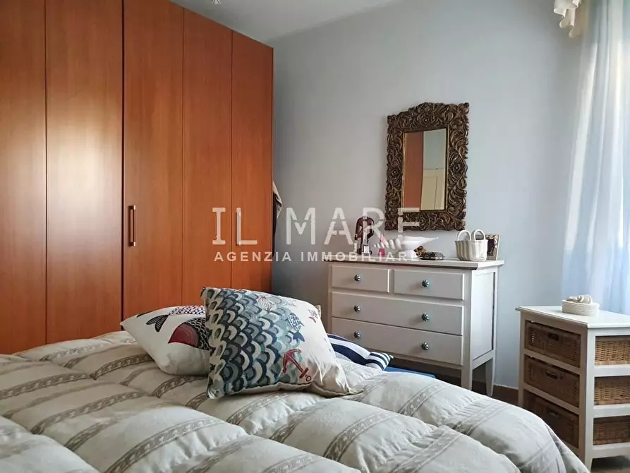 Immagine 11 di Appartamento in vendita  a Massa
