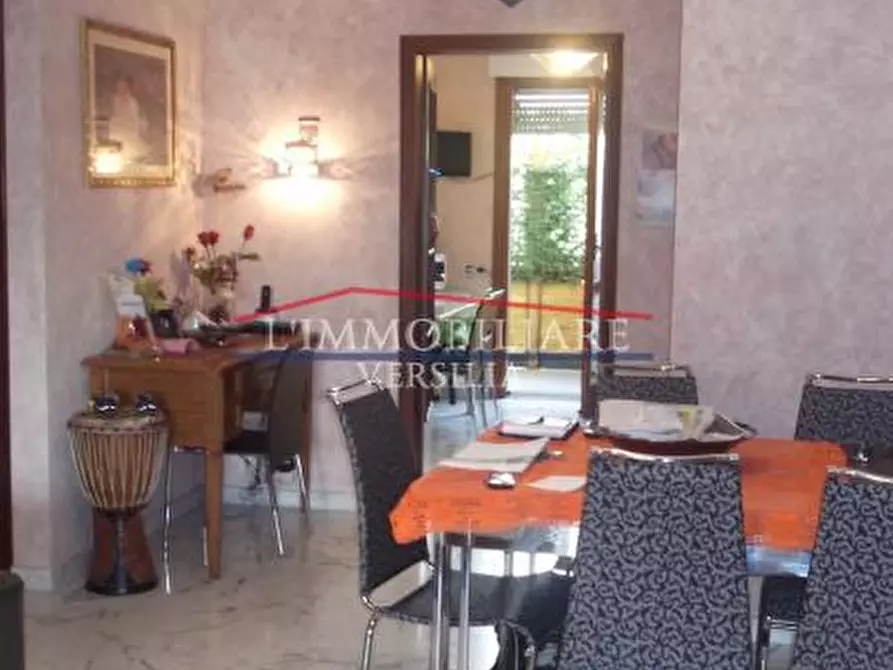 Immagine 15 di Appartamento in vendita  a Carrara