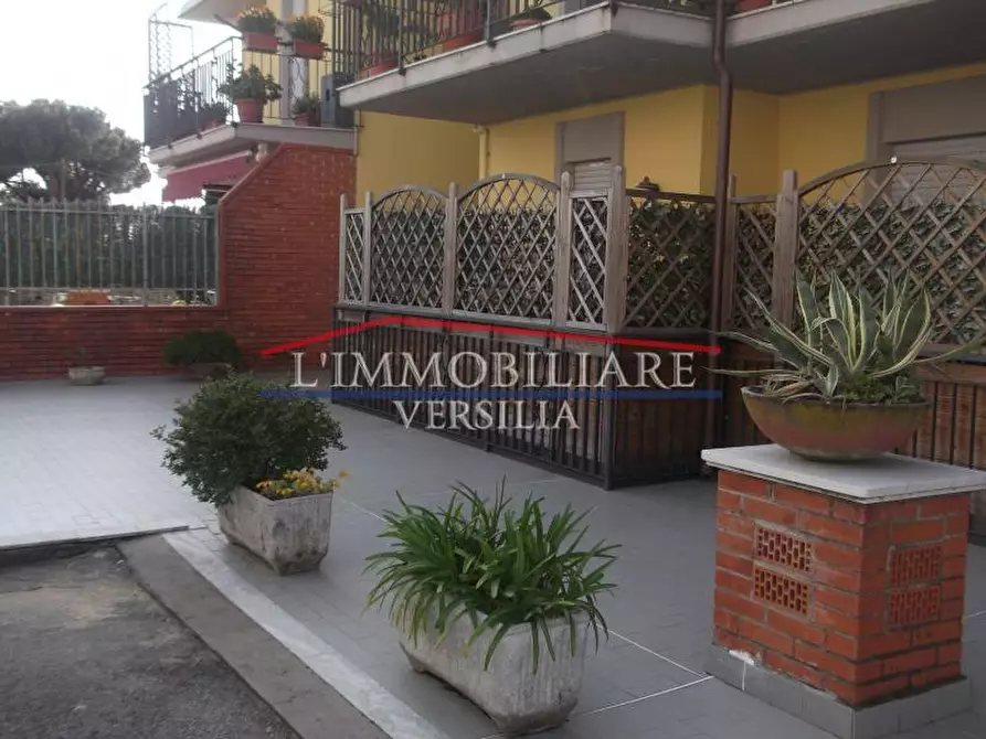 Immagine 17 di Appartamento in vendita  a Carrara