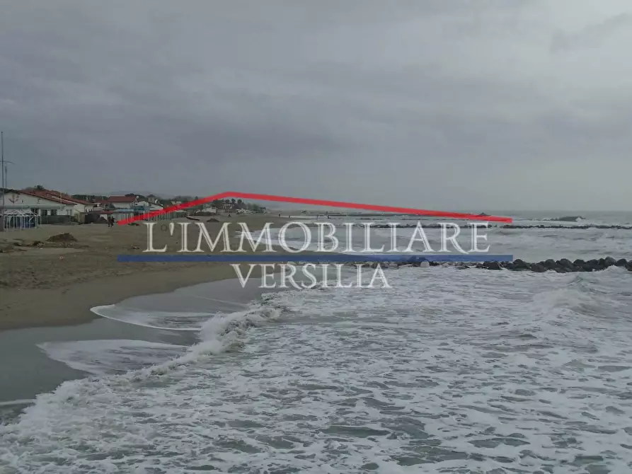 Immagine 23 di Appartamento in vendita  a Carrara