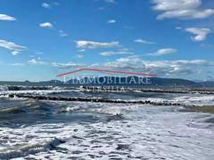 Immagine 18 di Appartamento in vendita  a Carrara