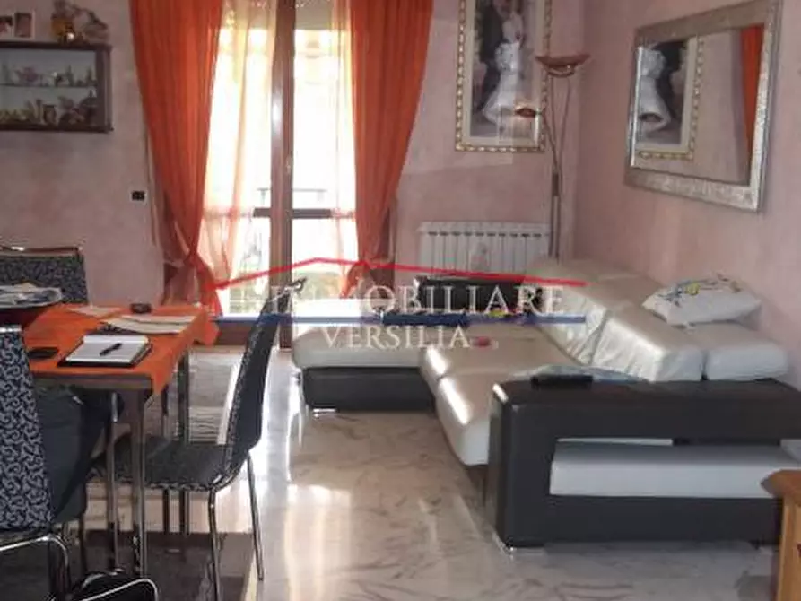 Immagine 1 di Appartamento in vendita  a Carrara