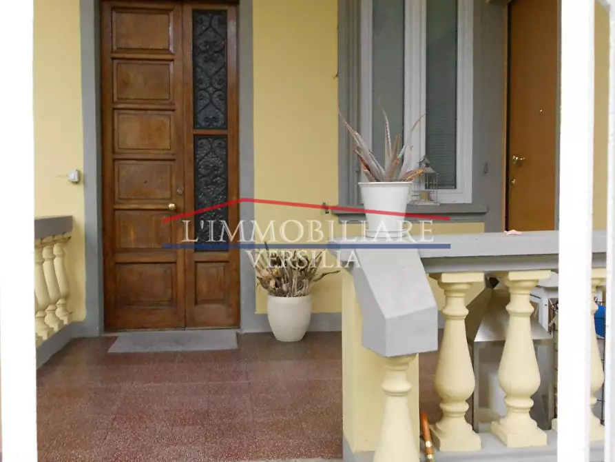 Immagine 32 di Appartamento in vendita  a Forte Dei Marmi