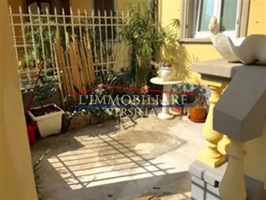 Immagine 37 di Appartamento in vendita  a Forte Dei Marmi