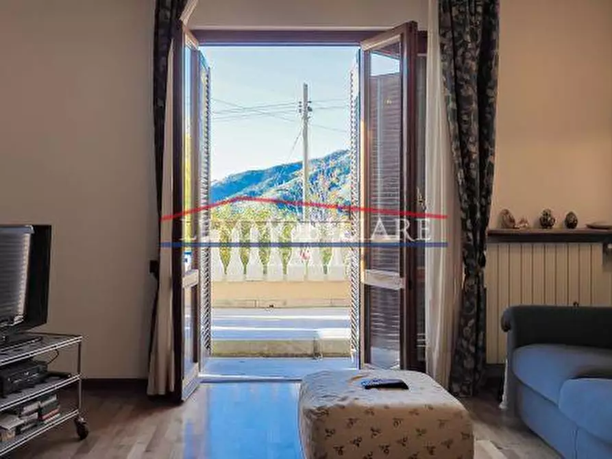 Immagine 3 di Appartamento in vendita  a Massa