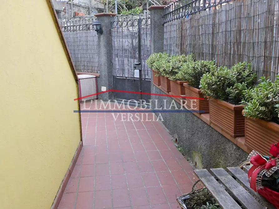 Immagine 19 di Casa semindipendente in vendita  a Carrara