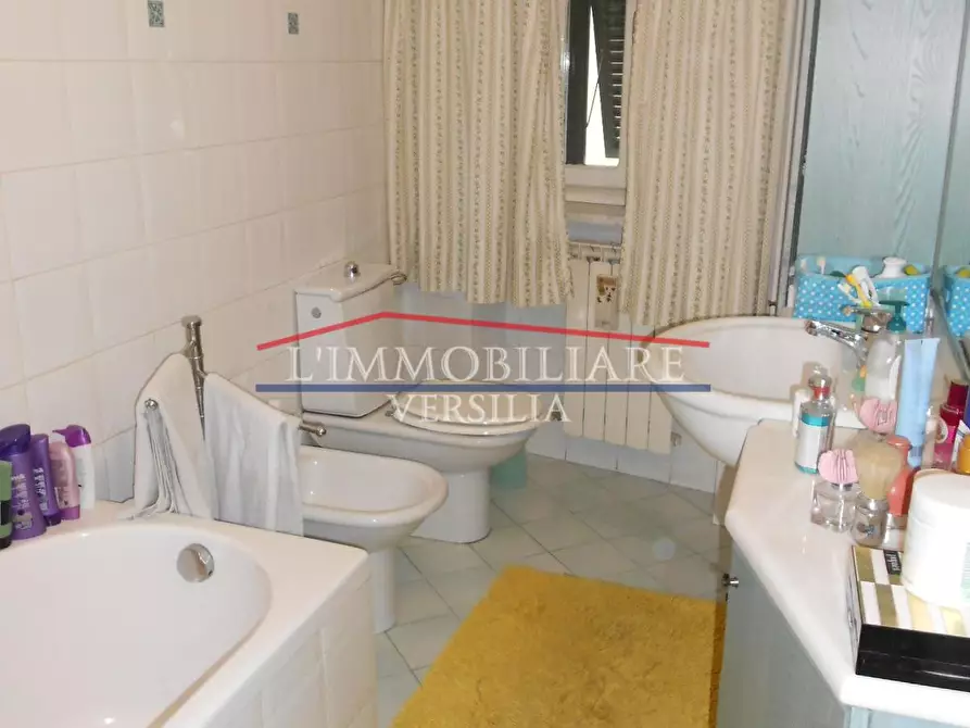 Immagine 18 di Casa semindipendente in vendita  a Carrara