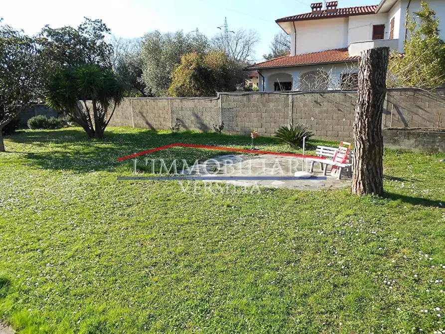 Immagine 52 di Casa bifamiliare in vendita  a Carrara