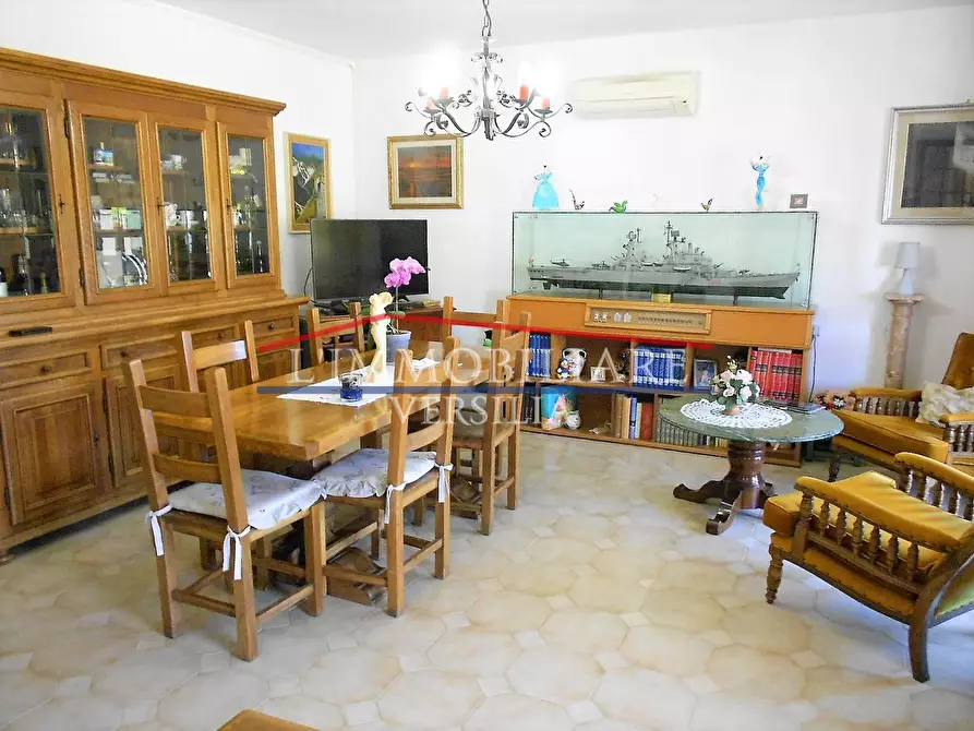 Immagine 3 di Casa semindipendente in vendita  a Massa