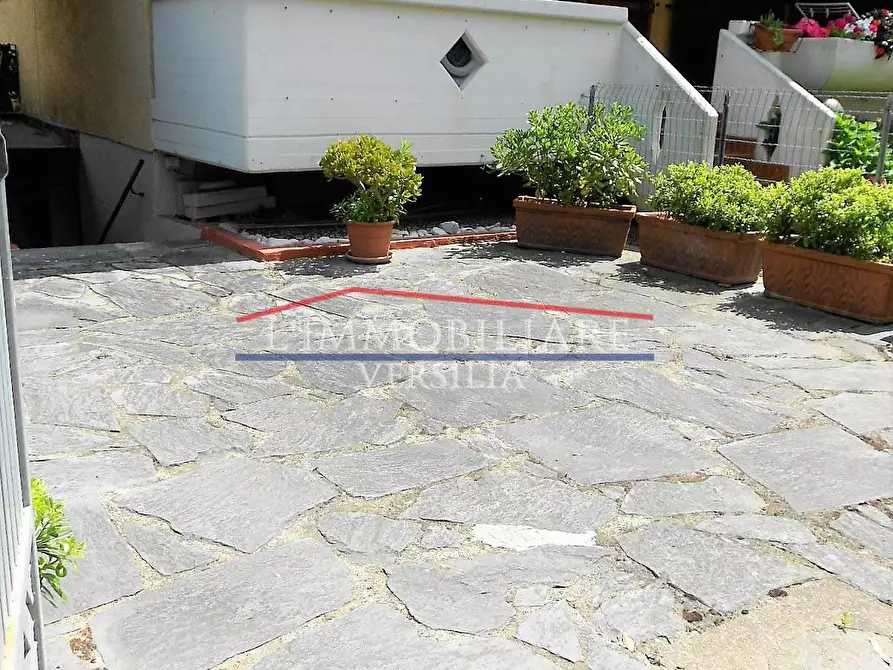 Immagine 25 di Casa semindipendente in vendita  a Massa