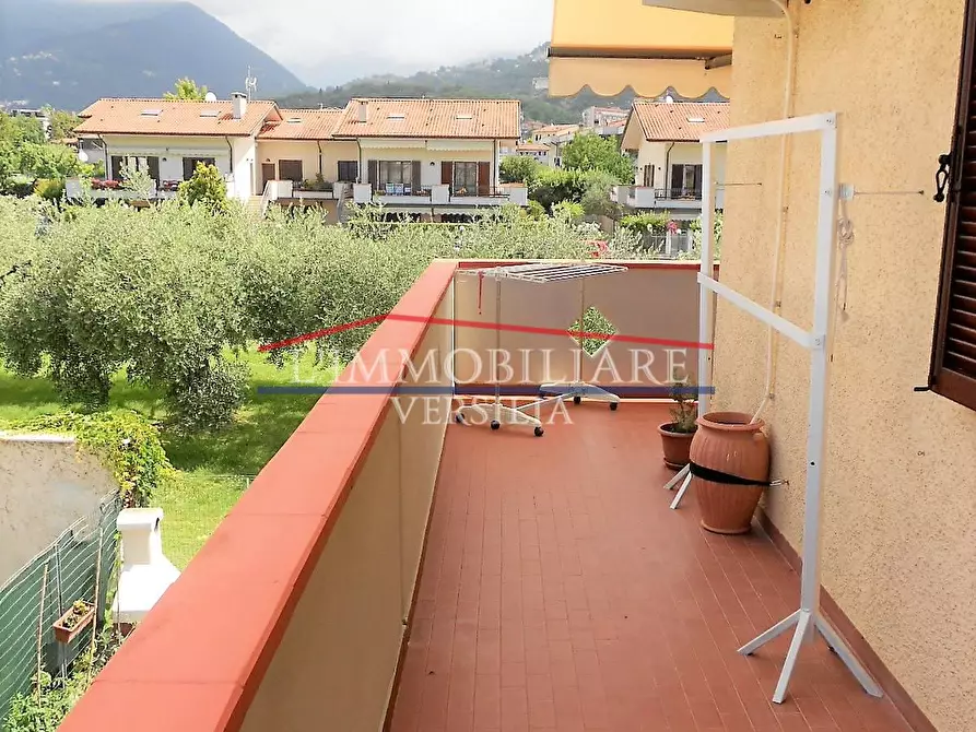 Immagine 20 di Casa semindipendente in vendita  a Massa