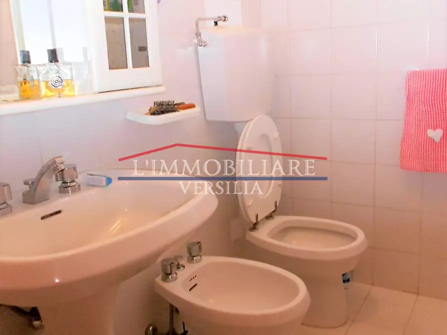 Immagine 11 di Casa semindipendente in vendita  a Massa