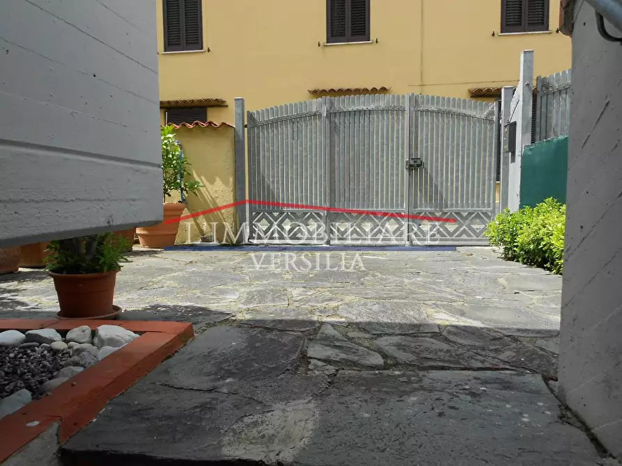 Immagine 31 di Casa semindipendente in vendita  a Massa