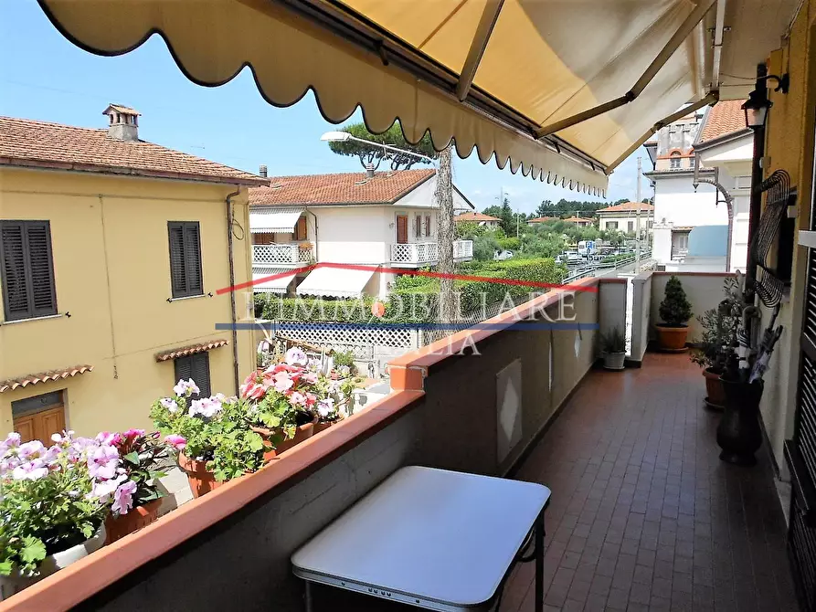 Immagine 1 di Casa semindipendente in vendita  a Massa