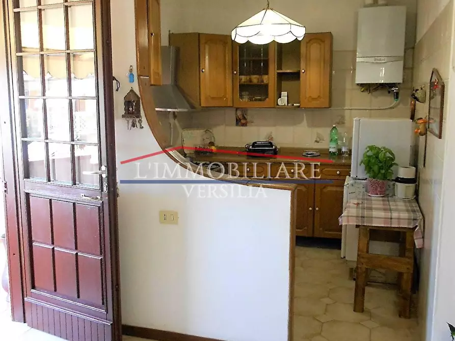 Immagine 2 di Casa semindipendente in vendita  a Massa